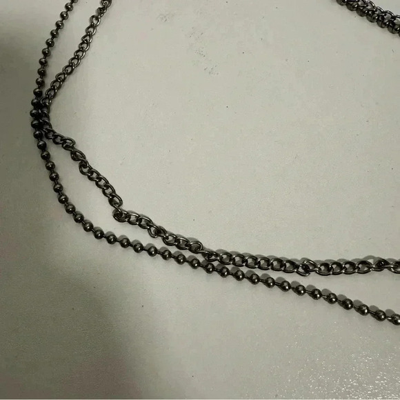 Guess double strand silver  toned chain - Picture 3 of 4